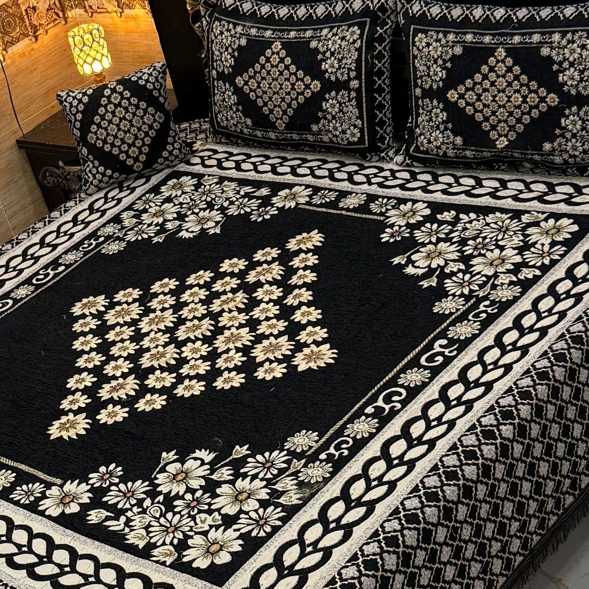 4Pc Velvet Jaquard Bedsheet