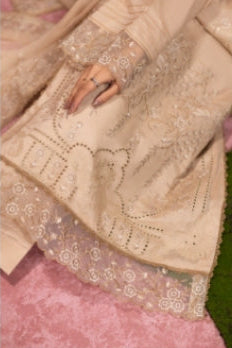Delicate Splendour – Beige Glow